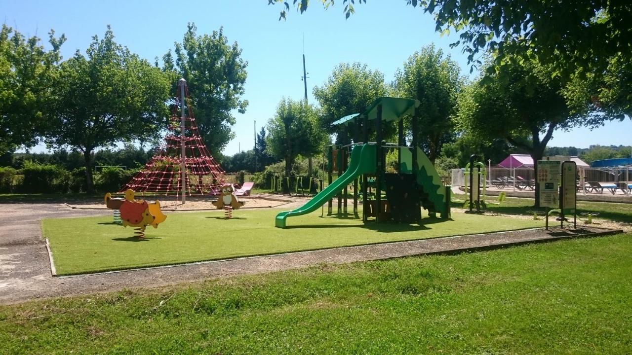Camping le Rocher de la Granelle Le Bugue Extérieur photo